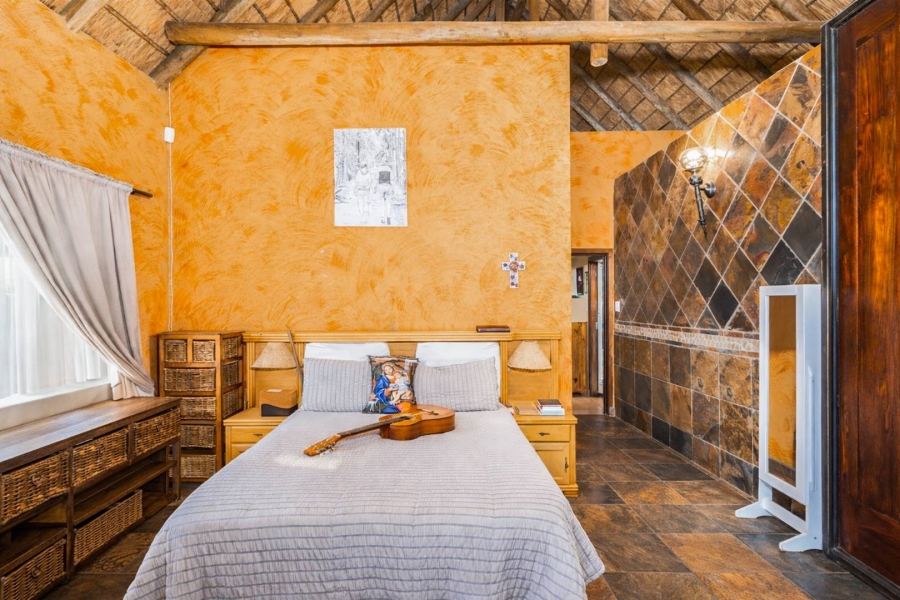 5 Bedroom Property for Sale in Melodie North West